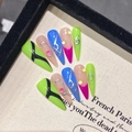 Unghie finte stiletto fatte a mano con graffiti cyber, strass e blocchi di colori neon - XS / Multicolore (2031-Long Stiletto)