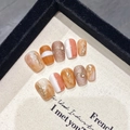 Unghie finte fatte a mano effetto marmo ambrato con finitura cat-eye e foglia d'oro - Extra Piccolo (XS) / Bara Ultra Corta (2003)
