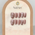 Unghie finte artigianali cat eye con decorazione rosa su punte ovali rosa antico - XS / Rosa Nebbia Occhio di Gatto Ovale Corto
