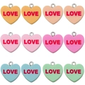 Bunte Herzanhänger aus Harz mit LOVE-Gravur für DIY-Schmuck und Handyketten - Harz Herz Love Brief Kollektion