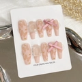 Unghie finte opache rosa con fiocchi 3D e decorazioni a farfalla, forma medio-lunga - XS / Stile 1693 Bara Extra Lunga