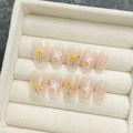 Set unghie finte artigianali con decori floreali, perle e strass in rosa nudo - Extra Piccolo (XS) / Stile Bara Corto