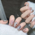 Uñas postizas de lunares con lazos 3D blancos, perlas y purpurina plateada en oro champán - Extra Pequeño (XS) / Estilo Coffin Ultra Corto de Lunares