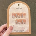 Unghie finte rosa con fiori 3D e glitter scintillanti su punte quadrate ovali - XS / 1525 Trapezio Corto