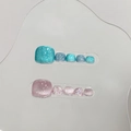 Handgemaakte opplaknagels voor tenen met blauwe glitters en roze cat-eye gelstijl - S