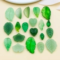 Varietà di ciondoli a forma di foglia in vetro verde per gioielli fai-da-te - Set di Foglie in Vetro a Lume Verde (BE27) / Set da 20 Pezzi
