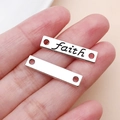 Silberner rechteckiger Anhänger mit Faith Gravur und Doppellöchern für DIY Schmuck - FAITH Buchstaben (5607)