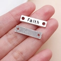 Silberner rechteckiger Metallverbinder mit Faith Gravur für DIY Schmuckherstellung - FAITH Buchstaben-Tag (5656)