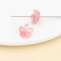 Détail de perles fleur de cerisier rose dégradé avec trou pour création de bijoux DIY - Pétale de fleur de cerisier (26962)