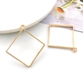 Nahaufnahme von goldenen geometrischen Metallrahmen für UV-Harz DIY-Schmuckherstellung - Großes Quadrat (13513)