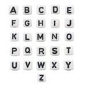 Cuentas de alfabeto de 6mm en acrílico blanco con letras negras A-Z para hacer joyería - Cuadrado Texto Negro - Mezclado / 100 Piezas/Paquete (Sin clasificar) / Blanco