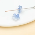 Perline di ciliegio in vetro traslucido azzurro per la creazione di braccialetti fai da te - Petalo di fiore di ciliegio (26948) / 1 Pezzo/Confezione (10mm) / Blu trasparente