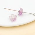 Perle de fleur de cerisier en verre dégradé violet avec aiguille pour bijoux DIY - Pétale de fleur de cerisier (26954)