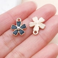 Pendentif fleur en émail noir avec perle centrale et dos doré gravé pour bijoux DIY - Sakura Perle (12082)