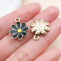 Pendentifs marguerites en émail noir avec dos doré pour bricolage de colliers et bijoux - Petite Marguerite (18788)