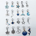 Σετ DIY με 20 μπλε σμάλτο charms σε ασημί χρώμα, τοποθετημένα σε διάταξη πλέγματος 4x5 - Στυλ Μπλε Σειράς Κρεμαστά (HK789) / Σετ 20 Τεμαχίων / Μπλε Σειρά