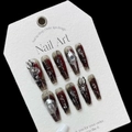 Unghie finte fatte a mano stile punk con coniglietto metallico e sfumature rosso sangue - Extra Piccolo (XS) / Caduta Stellare