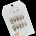 Unghie finte fatte a mano sfumate argento con strass scintillanti e decorazioni floreali - Extra Piccolo (XS) / Aurora Fatata