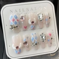 Uñas postizas artesanales rosa y azul con alas de ángel 3D y corazones de cristal - Grande (L) / 741 Ataúd Largo Alas de Ángel