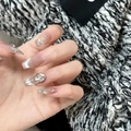 Unghie finte glitterate cat eye con sfumatura argento e strass scintillanti - Occhio di Gatto in Cristallo Scintillante / Grande (L)