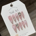 Transluzente rosa Stiletto-Kunstnägel mit Schmetterlings-Design und Kristallsteinen - XS / Katzenauge Hohl Schmetterling