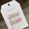 Faux ongles faits main mocha avec diamants, étoiles 3D et papillons aux tons pastels - XS / Mocha Bonbon de Rêve