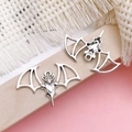 Dettaglio dei ciondoli a forma di pipistrello in argento antico per gioielli fai-da-te - Pipistrello di Halloween in Lega di Zinco Argento Antico (10856) / 33x22mm