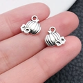 Dijes de calabaza de plata con textura detallada para creación de joyas DIY - Mini Calabaza de Plata Antigua (8104)