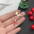 Weihnachts-Rentier-Anhänger in Goldoptik und rotem Emaille für DIY-Schmuck - Rotes Weihnachtshirsch (21066)