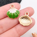 Pendentifs coquillages vert et blanc dorés pour porte-clés DIY et création de bijoux - Coquillage Marin en Émail Vert (12035)
