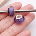 Primer plano de cuentas facetadas de resina violeta con purpurina para joyería DIY - Estilo Redondo Facetado Mate (13151) / 1 Unidad (13mm) / Púrpura