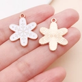 Ciondoli a fiocco di neve in smalto rosa e bianco in oro rosa per bracciali gioielli fai da te - Stile Fiocco di Neve di Natale Bianco (14181)