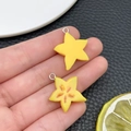 Pendentif carambole en résine pour bricolage de bijoux avec finition jaune et anneau argent - Style Carambole (24361)