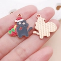 Ciondolo gatto di Natale con cappello rosso e retro oro rosa per gioielli fai-da-te - Ciondolo Gatto con Sacco Regalo Nero (25253)