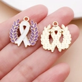 Ciondolo a fiocco in smalto rosa e bianco in lega dorata per collane e gioielli fai-da-te - Ciondolo Nastro con Fiocco e Ghirlanda Viola (24862)