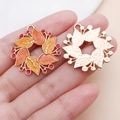 Goldener herbstlicher Blattkranz-Anhänger mit Emaille für DIY-Schmuckherstellung - Großer Oranger Thanksgiving Herbstlaubkranz / 29x27x2mm