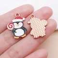 Ciondolo a forma di pinguino di Natale in smalto per gioielli fai da te con cappello festivo - Pinguino con Lecca-lecca Bianco / 23x17mm