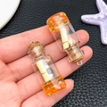 Mini ciondolo a forma di bottiglia di vetro con paillettes arancioni e conchiglie - Giallo Trasparente (24165)