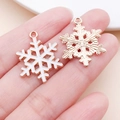 Goldener Schneeflocken-Anhänger mit weißer Emaille für DIY-Schmuckherstellung - Weiße Sechseckige Weihnachtsschneeflocke (12536)