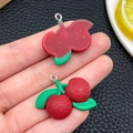 Ciondoli a forma di litchi realistici in resina rossa con ganci in metallo argento - Mirica Rossa Media (24233)