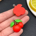Ciondolo a ciliegia in resina con frutti rossi e foglie verdi per la creazione di gioielli - Ciliegia Rossa Media (24235)