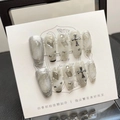 Unghie finte grigio fumo marmorizzato con croce argentata e dettagli in strass - Extra Piccolo S / Croce Gotica Argento Grigio Fumo