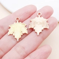 Ciondolo foglia di acero oro rosa con smalto giallo pallido e dettaglio retro strutturato - 14250-Foglia d'Acero in Lega di Zinco Smalto Giallo (SN1621)