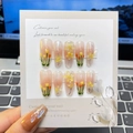 Handgefertigte Kunstnägel mit 3D-Tulpen-Design und silbernen Glitzer-Details - Extra Klein (XS) / Handbemalte Tulpen