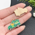 Pendentifs camion trèfle en émail vert avec dos texturé doré pour création de bijoux - Camion de la Saint-Patrick (21751)