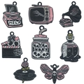 Set de 8 dijes góticos rosa y negro con calaveras y televisor para manualidades DIY - Colección Mixta 8 Halloween