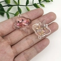 Pendentif raie en résine rose avec paillettes et feuille d'or pour bijoux DIY - Raie Manta Rose (18961)