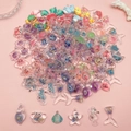 Mélange de breloques marines en résine colorée avec hippocampes étoiles et dauphins - Ensemble Aléatoire 10pcs Thème Océan Résine (SN1275)