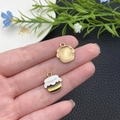 Pendentif cupcake en alliage doré avec émail jaune et dos texturé pour bijoux DIY - Pot de Miel Jaune Abeille Noire en Émail (18999)