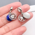 Ciondolo marino in argento con disco glitter blu e pietre per bracciali tipo charm - Ciondolo Perla con Foro Grande Fiocco di Neve (18068) / 1 pezzo (11x24mm) / Blu
